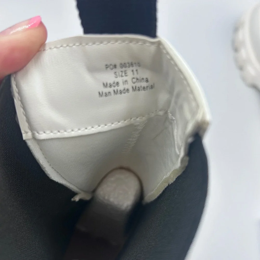 Unbranded modern chunky